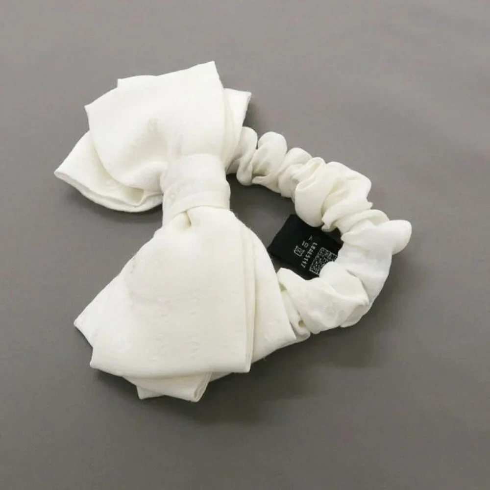 Chanel CC Logo Hair Scrunchie White - Picture 2 of 6